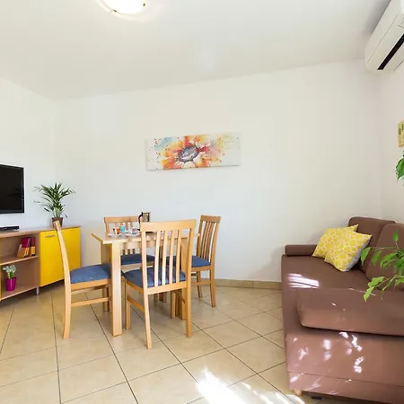 Julijana Apartman Krk Town